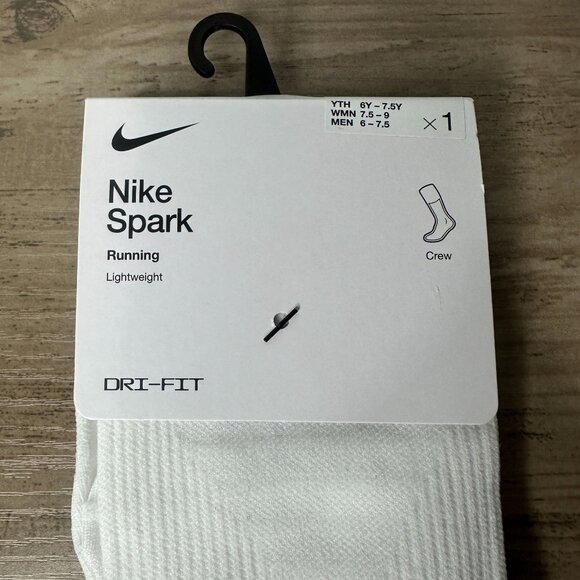 NWT Nike Unisex Spark Dri-FIT Running Crew Socks White Size Small (DA3584-100) - Picture 2 of 9
